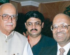 Mr. L. K. Advani, Union Minister of Home
and Mr. Kantikumar Podar, Bombay